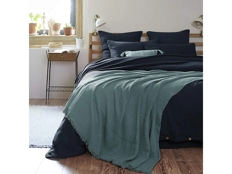 Plaid gaze de coton à franges bleu canard 180x220 cm