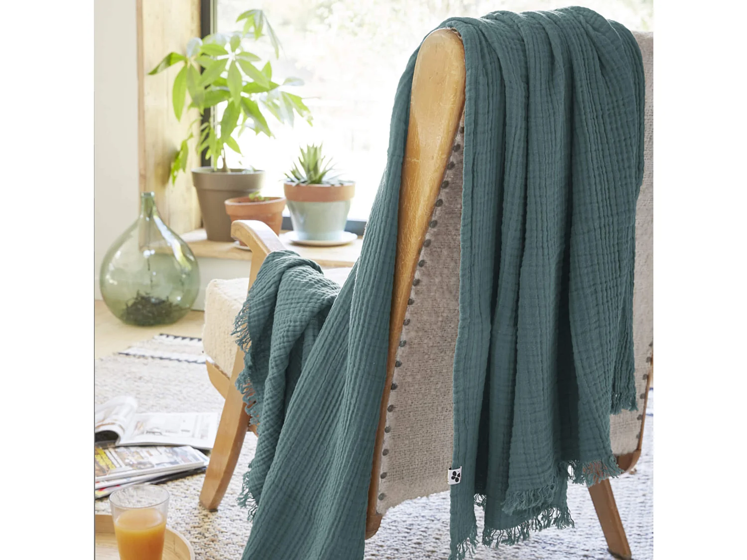 Plaid gaze de coton à franges bleu canard 180x220 cm