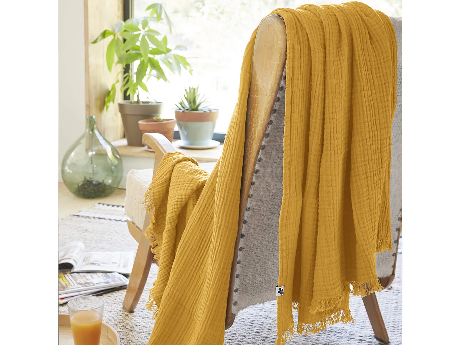 Plaid gaze de coton à franges jaune safran 180x220 cm