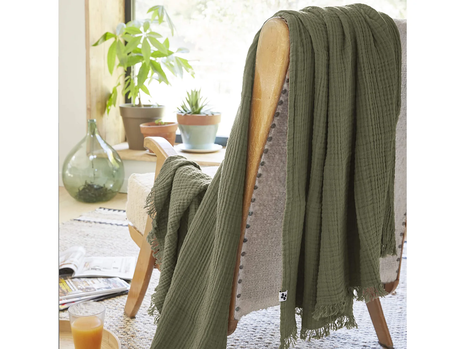 Plaid gaze de coton à franges kaki 180x220 cm