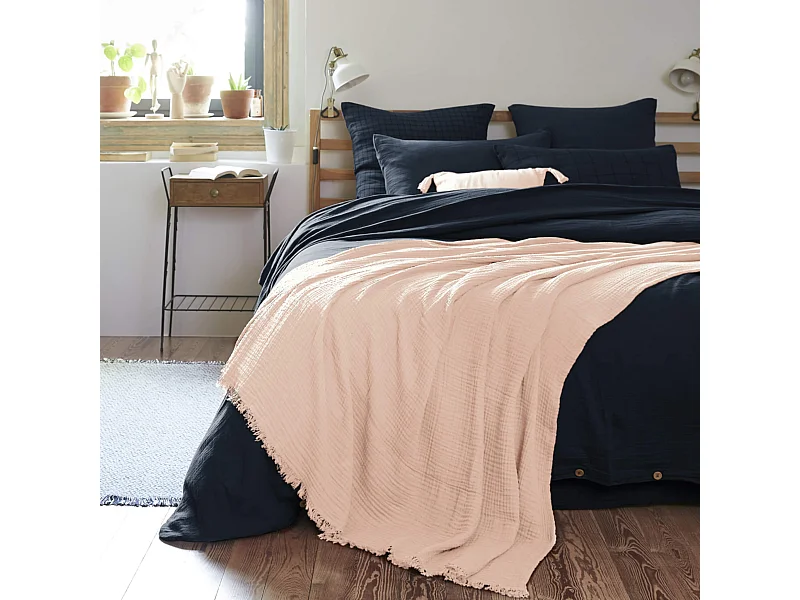 Plaid gaze de coton à franges rose 130x160 cm