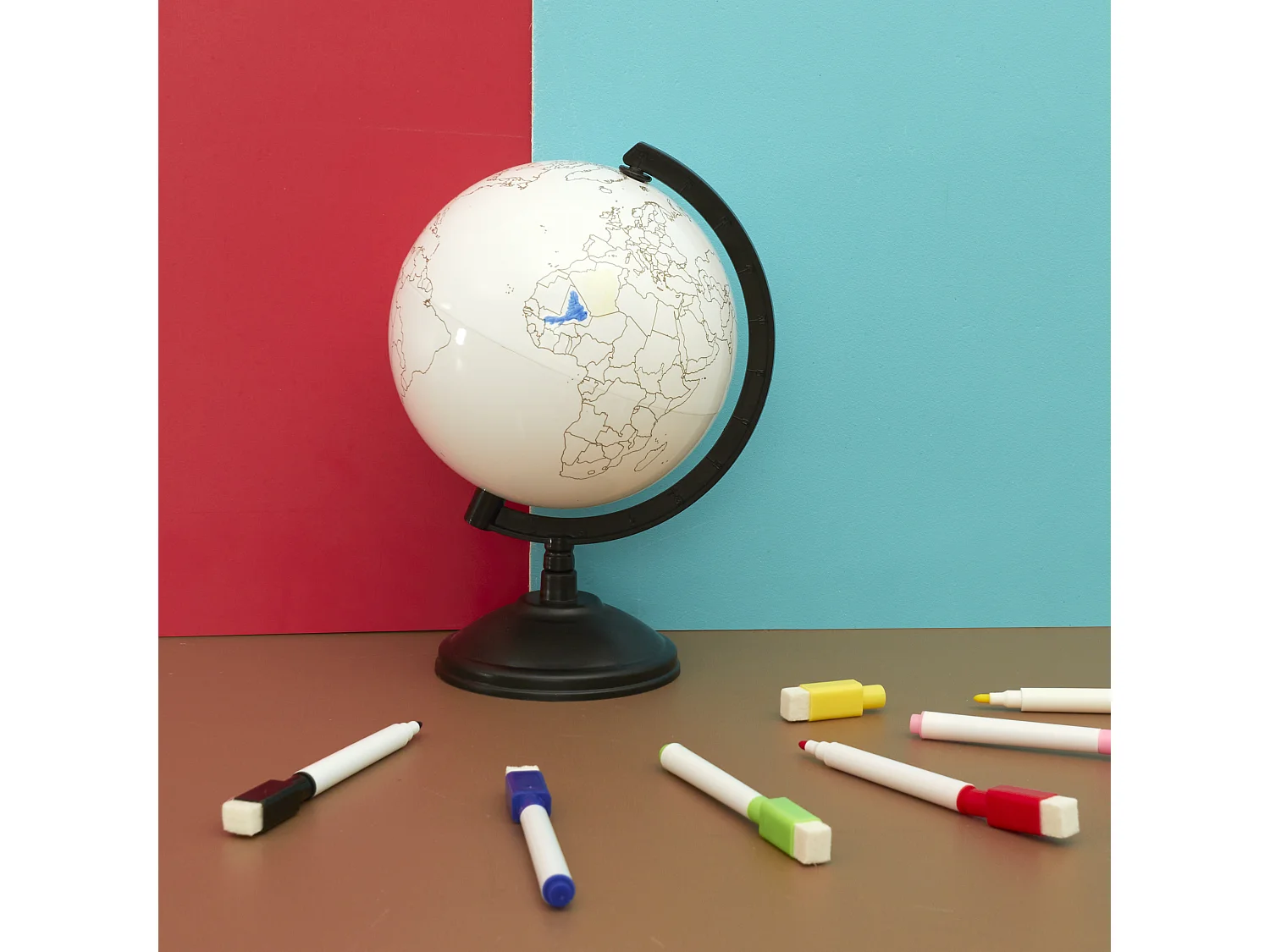 Globe Rotatif A Personnaliser Et Feutres 22cm2