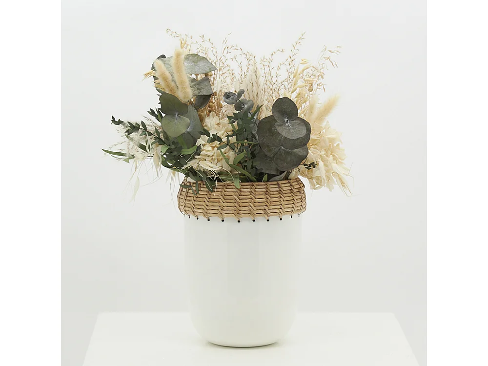 Vase en métal blanc et rotin Petit modèle