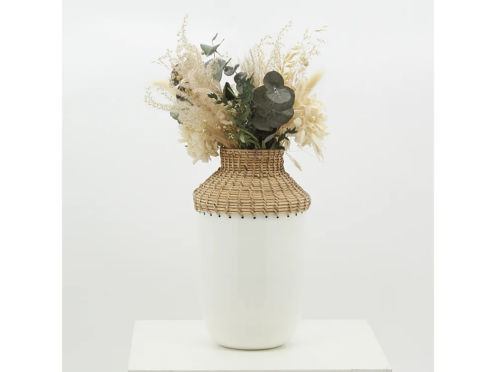 Vase en métal blanc et rotin Grand modèle