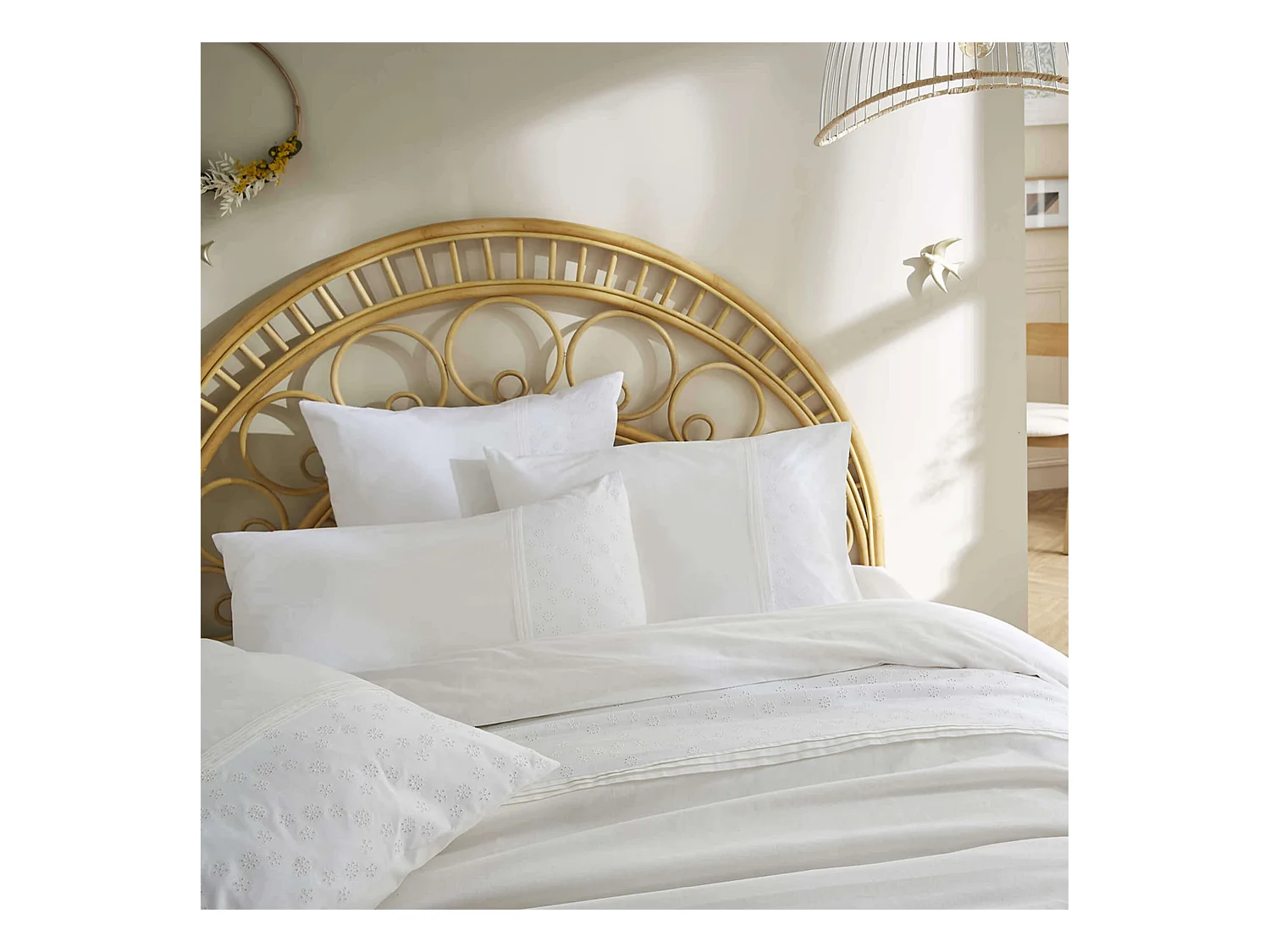 Parure de lit 100% coton broderie anglaise blanc 260x240