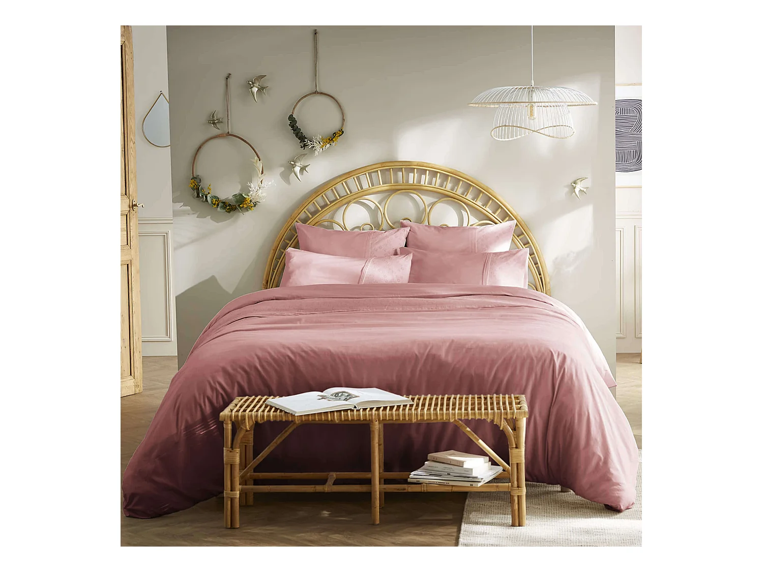 Parure de lit 100% coton broderie anglaise rose 260x240