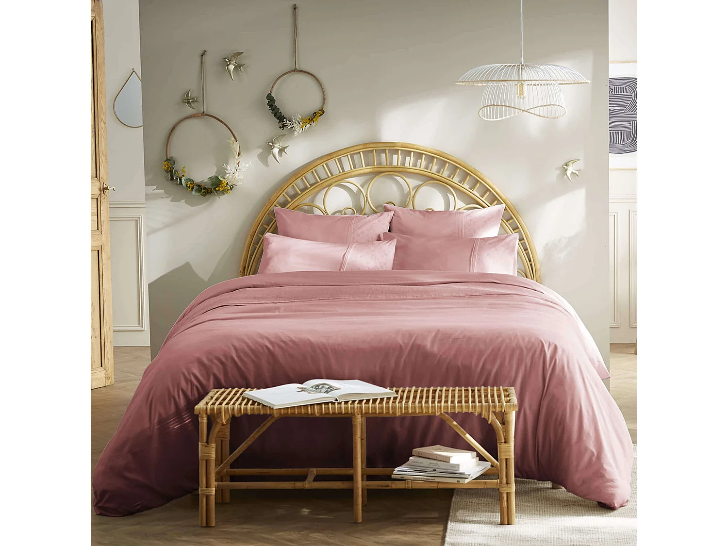 Parure de lit 100% coton broderie anglaise rose 240x220