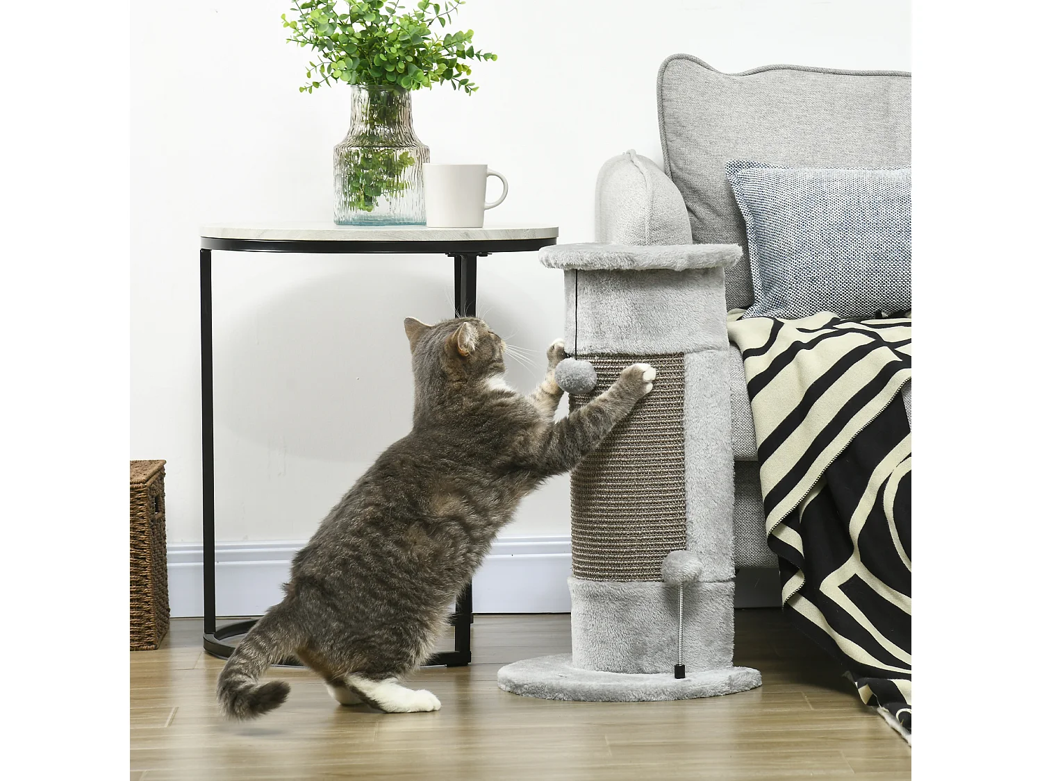 Griffoir grattoir poteau angle 58H cm design jeu boule suspendue + boule sur ressort peluche jute naturelle gris