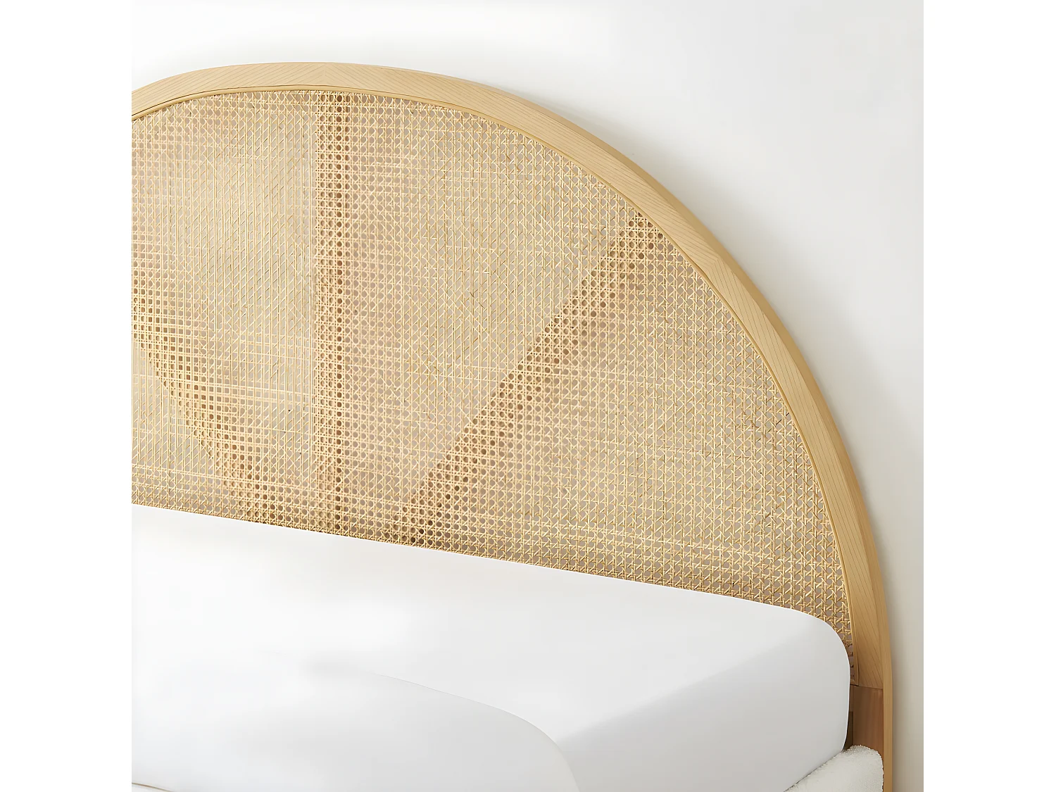 Tajur - Lit coffre en tissu bouclette et cannage 140x190cm - Ecru