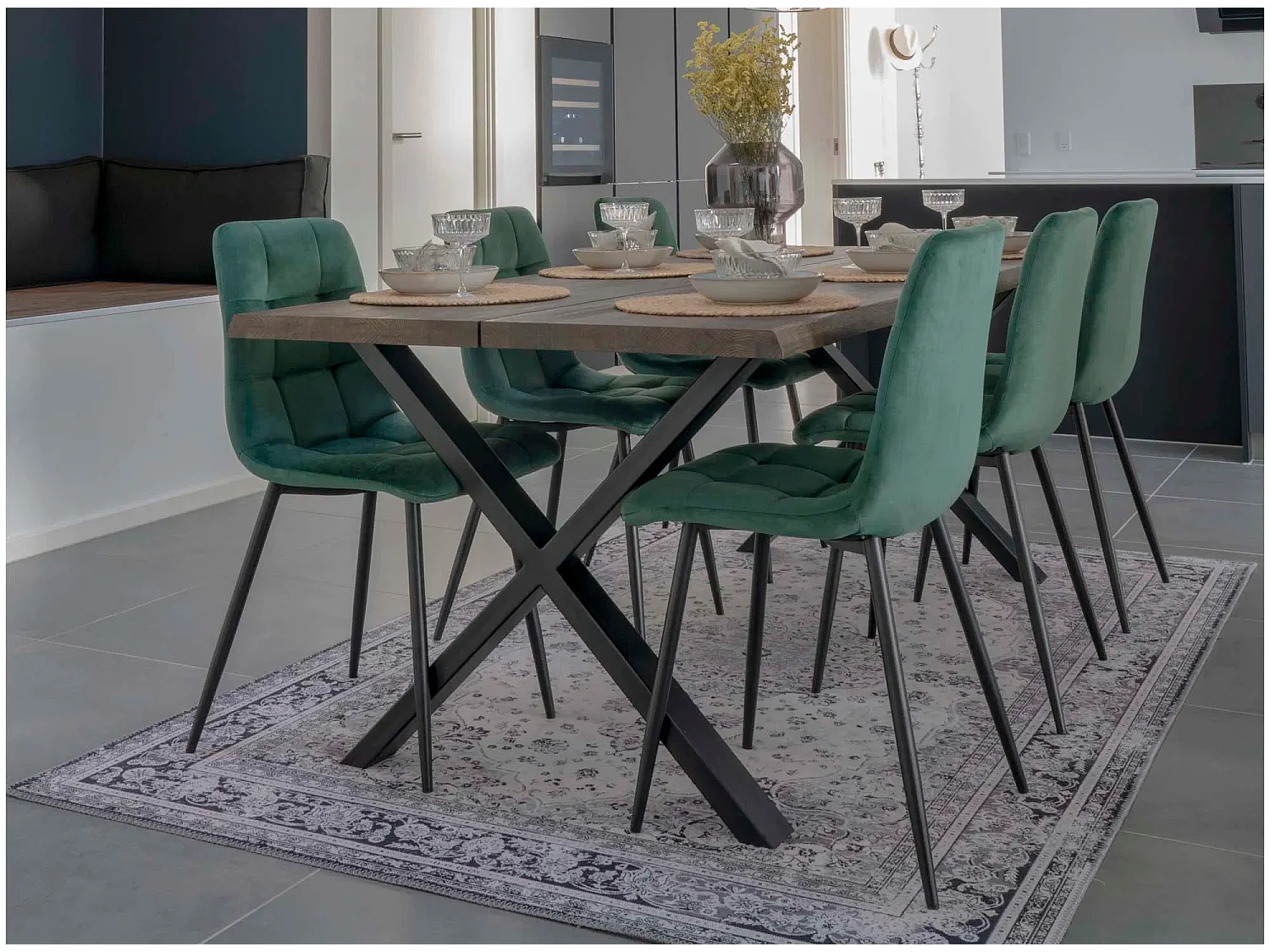 Lot de 2 chaises de salle à manger MODA – Velours capitonné et pieds en acier noir-Vert