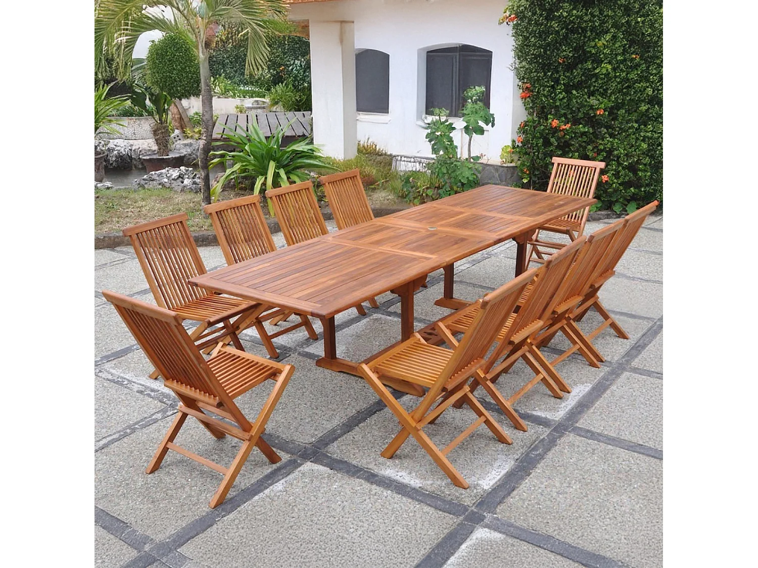 Table de jardin rectangle 10 places et 10 chaises en teck huilé LUBOK