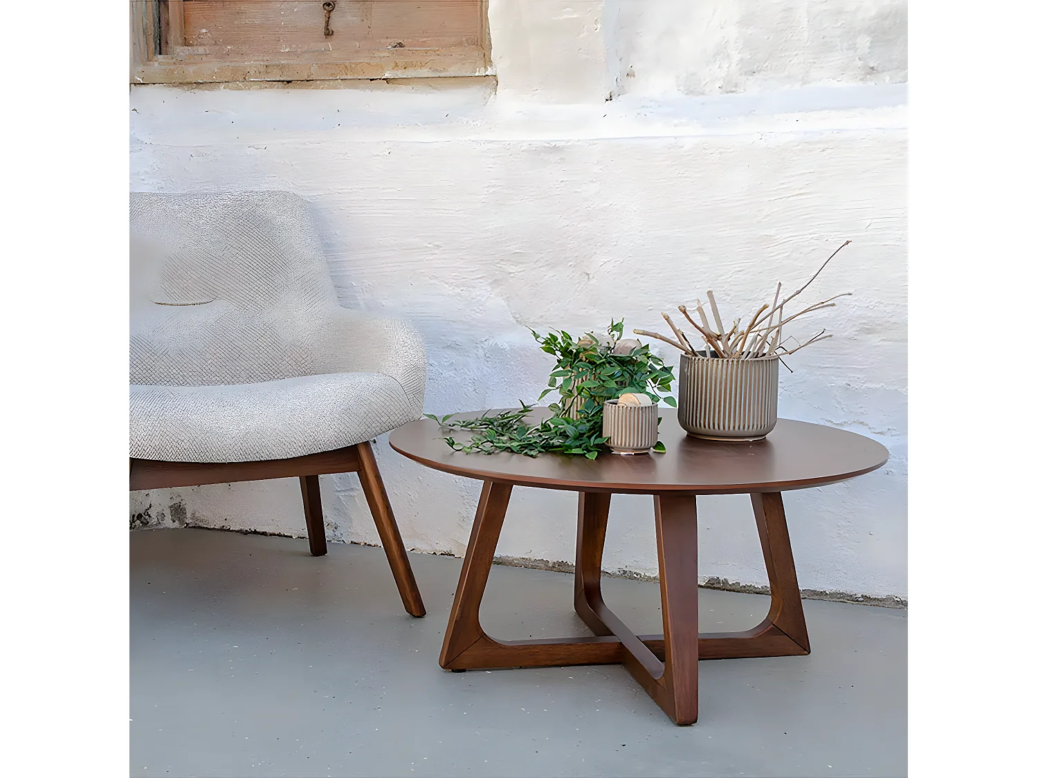 Hello Table basse en imitation noyer.