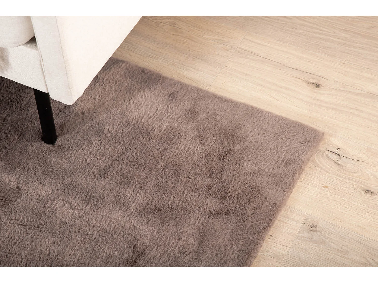 Nina Teppich 230x160 cm Polyester braun.