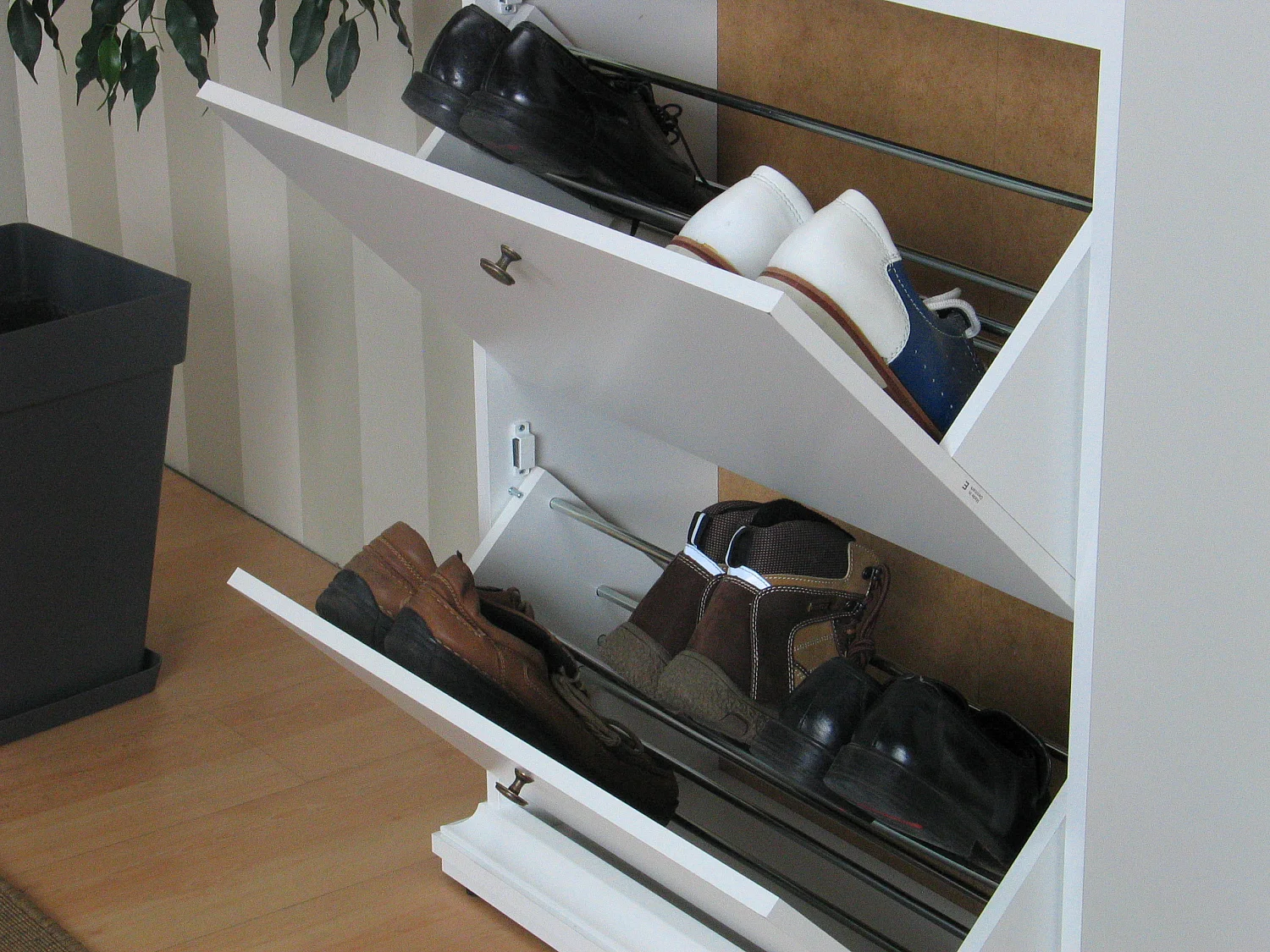 Venedig Armoire à chaussures avec 3 casiers blancs.