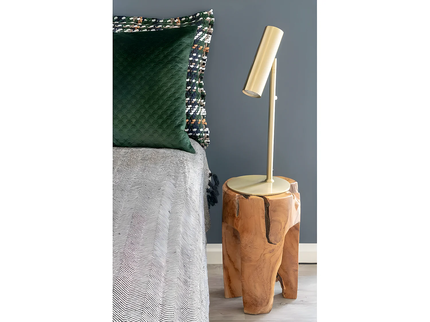 Rain hocker teakhout.