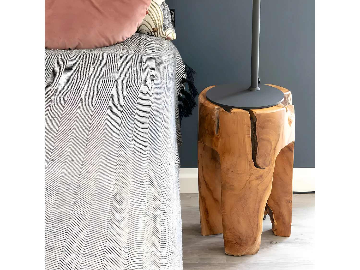 Rain hocker teakhout.