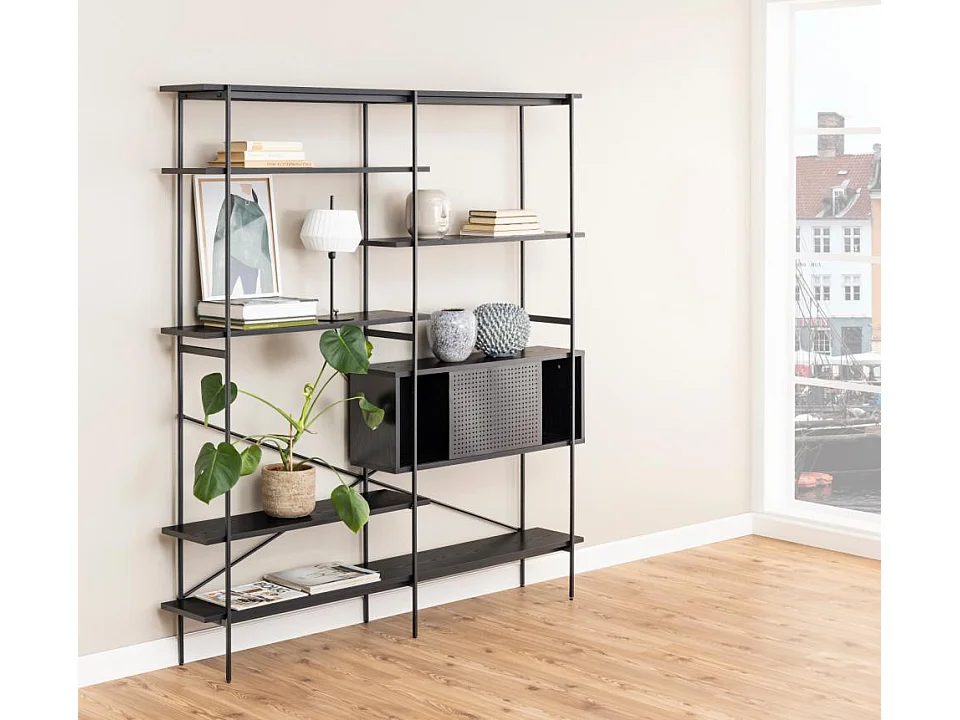 Andy wandkast met 5 planken en 1 deur zwart.