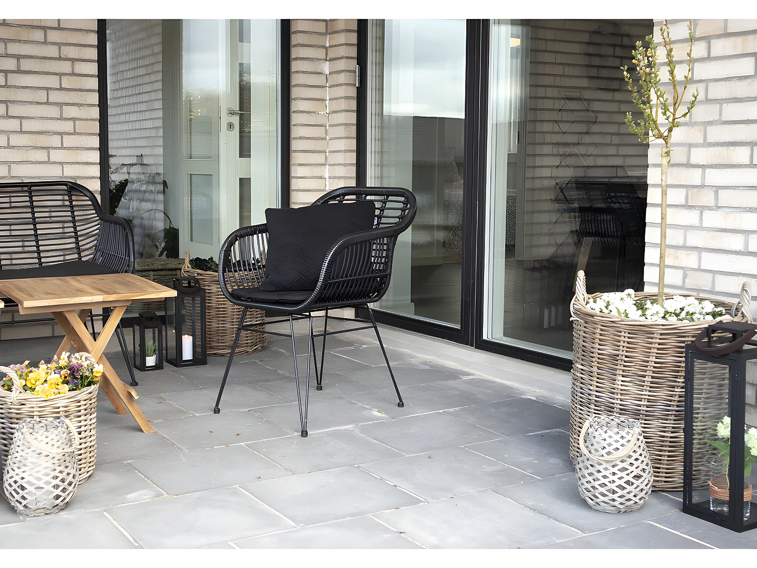 Trish Fauteuil avec coussin, rotin, noir.