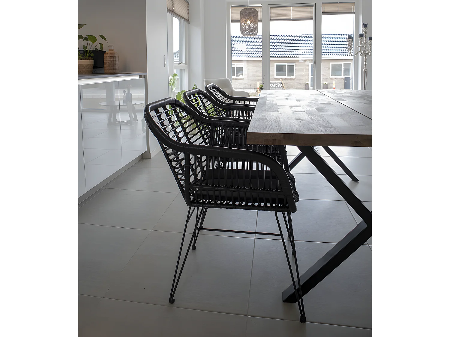 Trish fauteuil met kussen, rotan zwart .