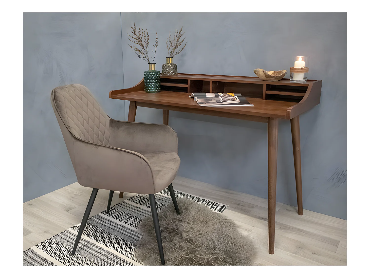 Hasse eetkamerstoel champignonkleurig, zwart.