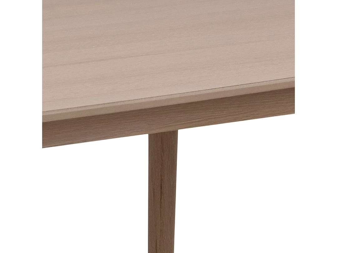 Assor eetkamertafel ovaal, voorbereid voor extra bladen, wit geolied eiken decor.