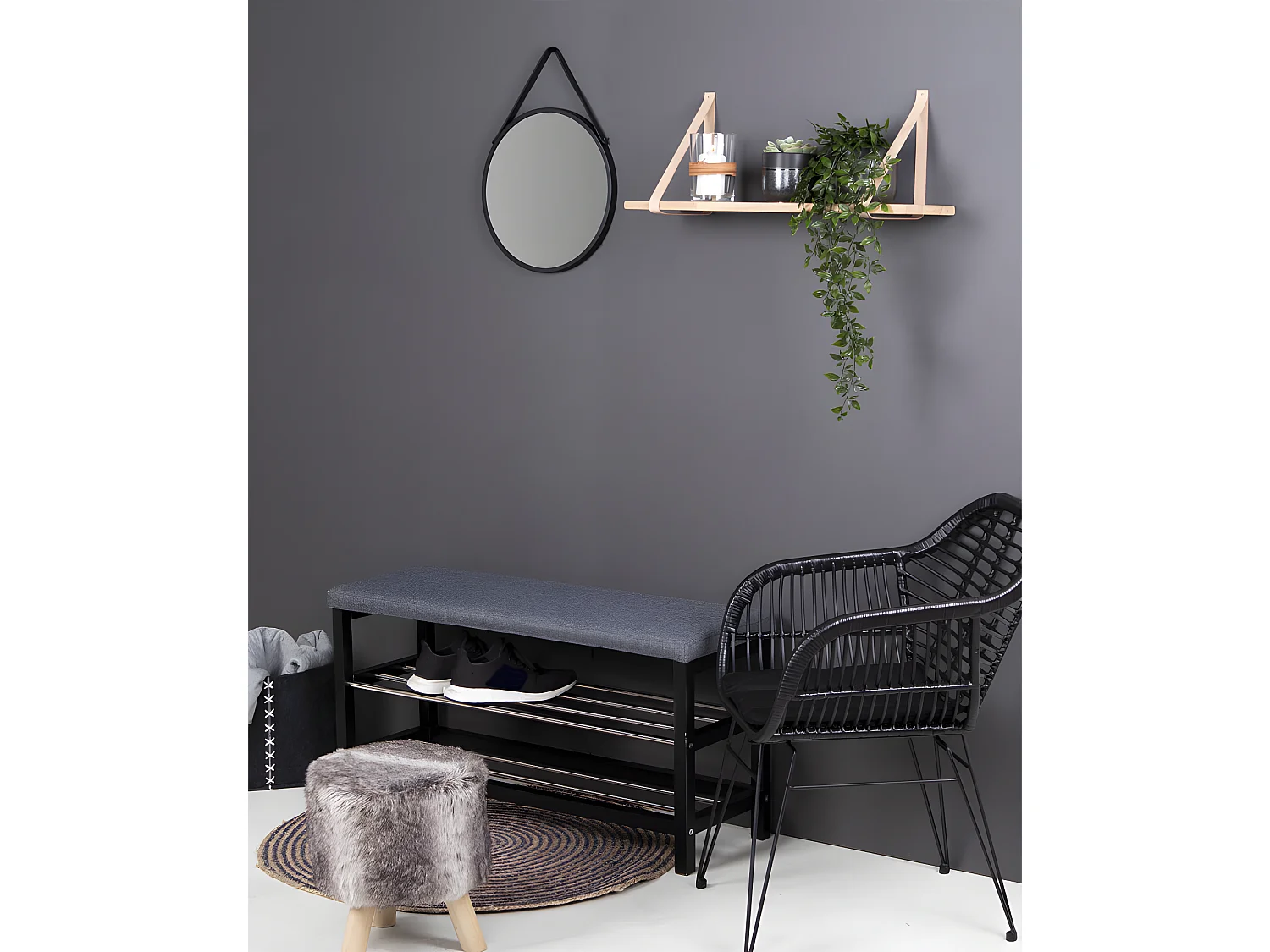 Panca Paige con cuscino e 2 ripiani grigi.