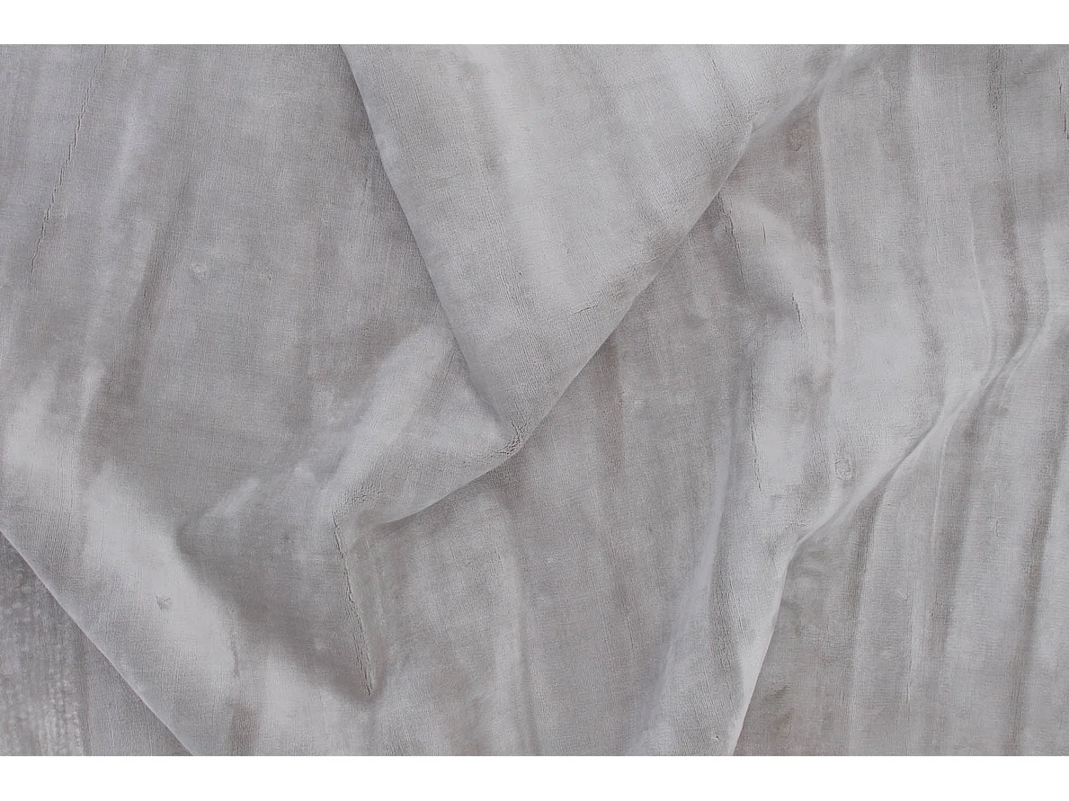 Indra vloerkleed 300x200 cm viscose grijs.