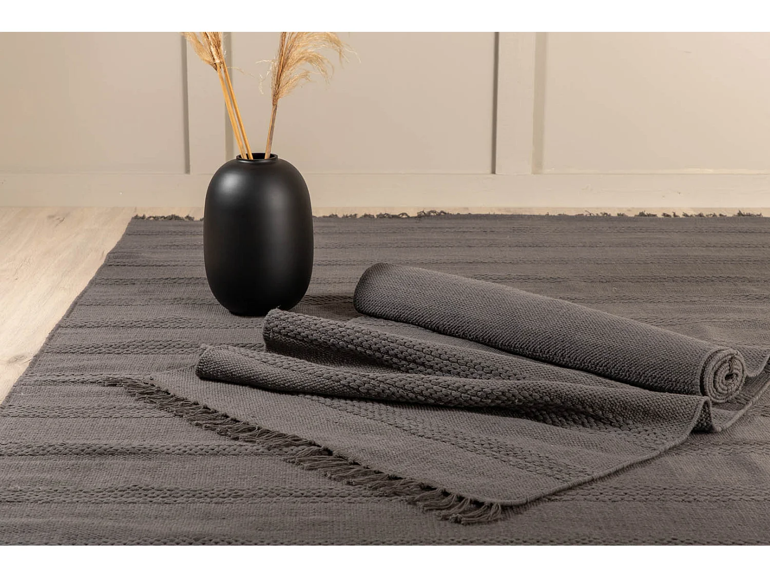 Nico vloerkleed 250x80 cm katoen grijs.