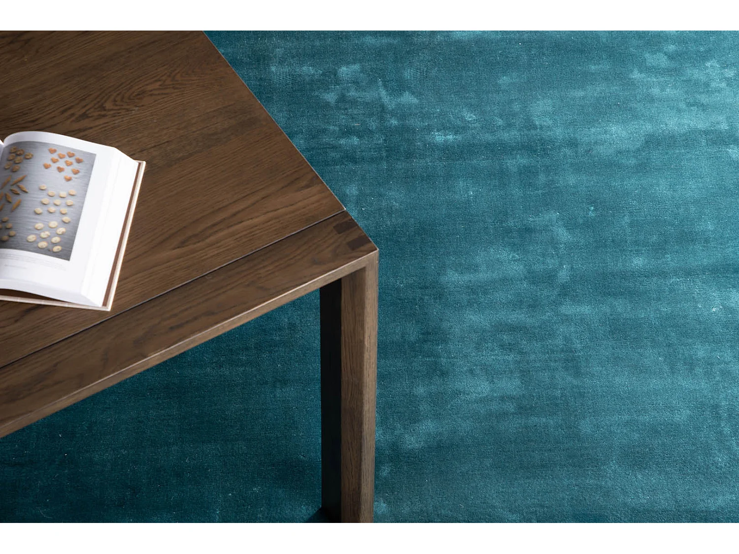 Indra vloerkleed 300x200 cm viscose blauw.