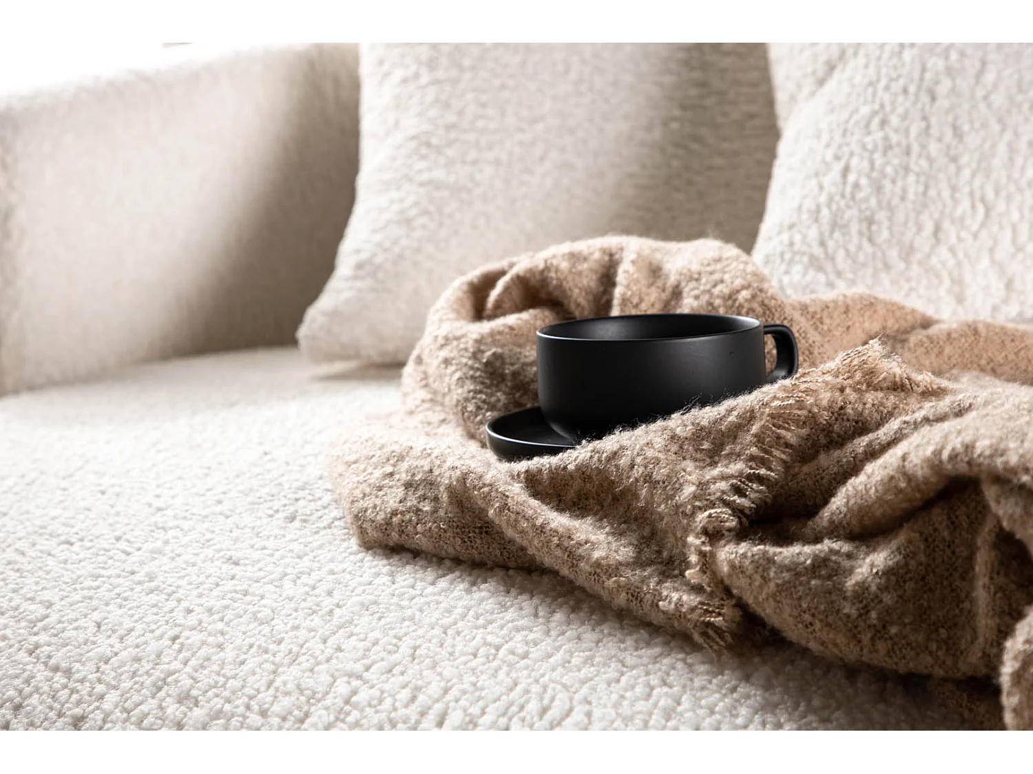 Kelso Sofa Ø116cm 2 Personen teddy weiß.