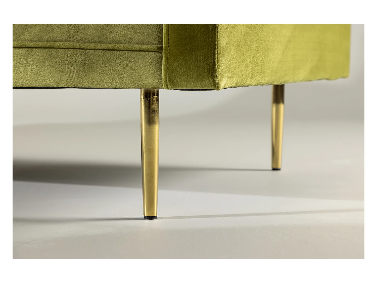 Boom Sofa 3 Personen velour grün.