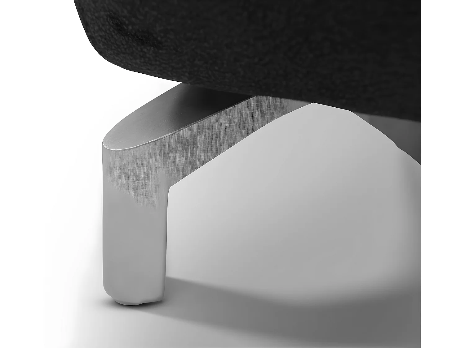 Sena 3-zitsbank in zwarte stof.