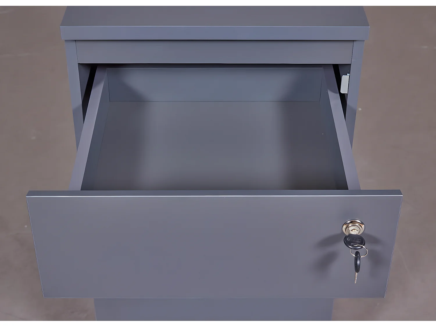 Cajonera FileGuard 1 cajón, 1 puerta con llave color gris.