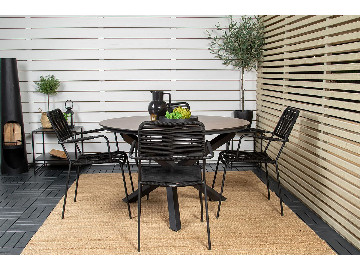 Llama Ensemble table et chaises de jardin, table Ø120cm et 4 chaises avec accoudoirs S Lindos, noir, marron.