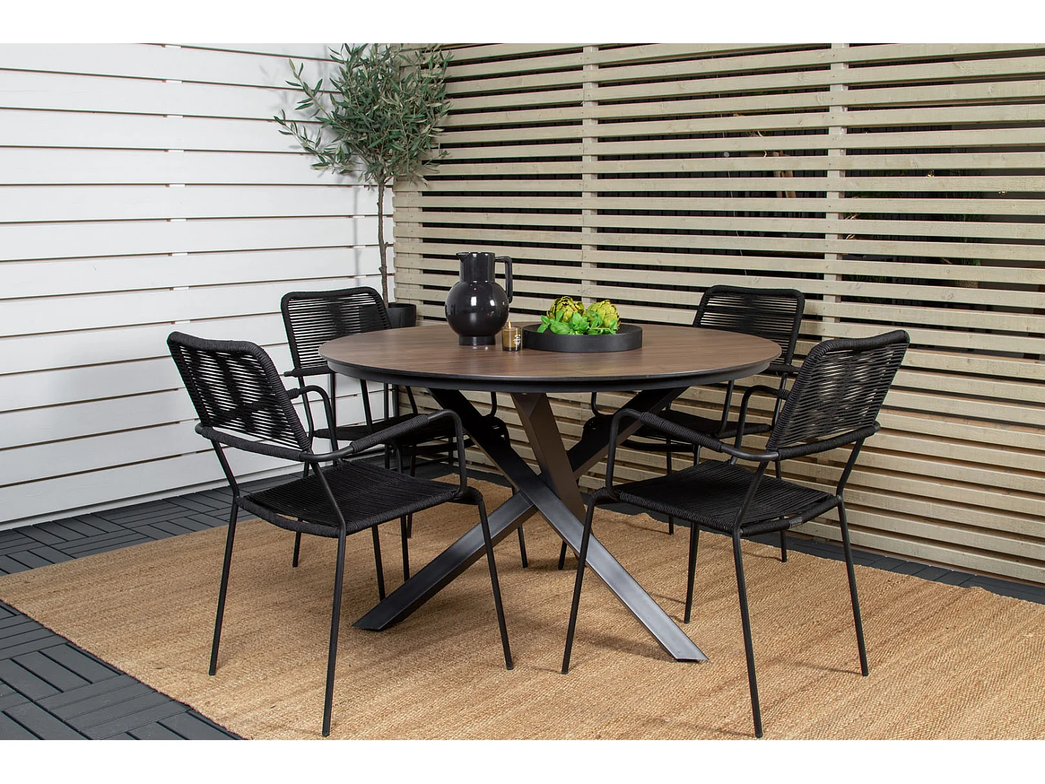 Llama Ensemble table et chaises de jardin, table Ø120cm et 4 chaises avec accoudoirs S Lindos, noir, marron.