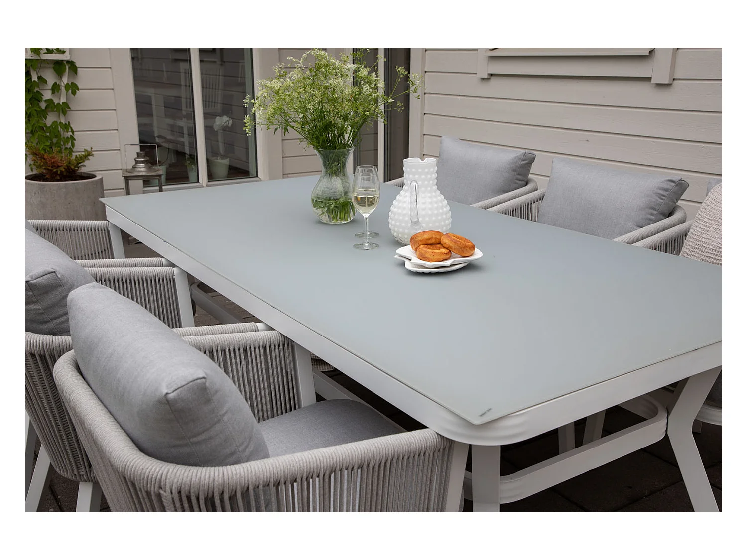 Virya Ensemble table et chaises de jardin, table 100x200cm et 6 chaises Virya, blanc, gris.