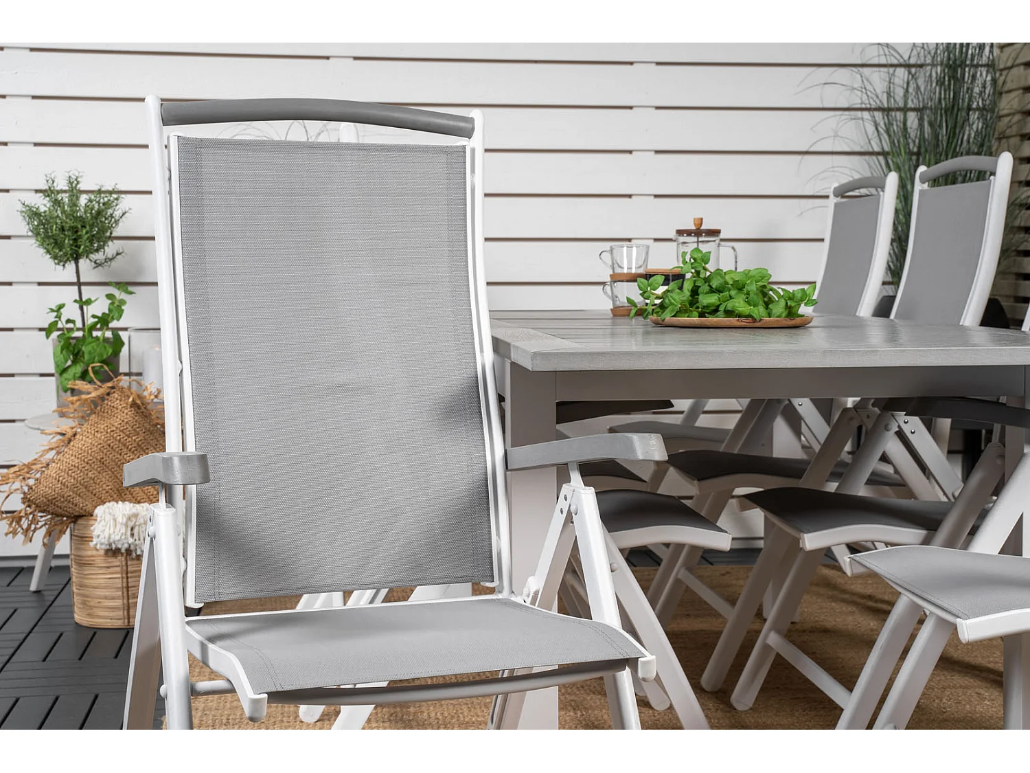 Albany Gartenset Tisch 90x160/240cm und 8 Stühle 5pos Albany weiß, grau.