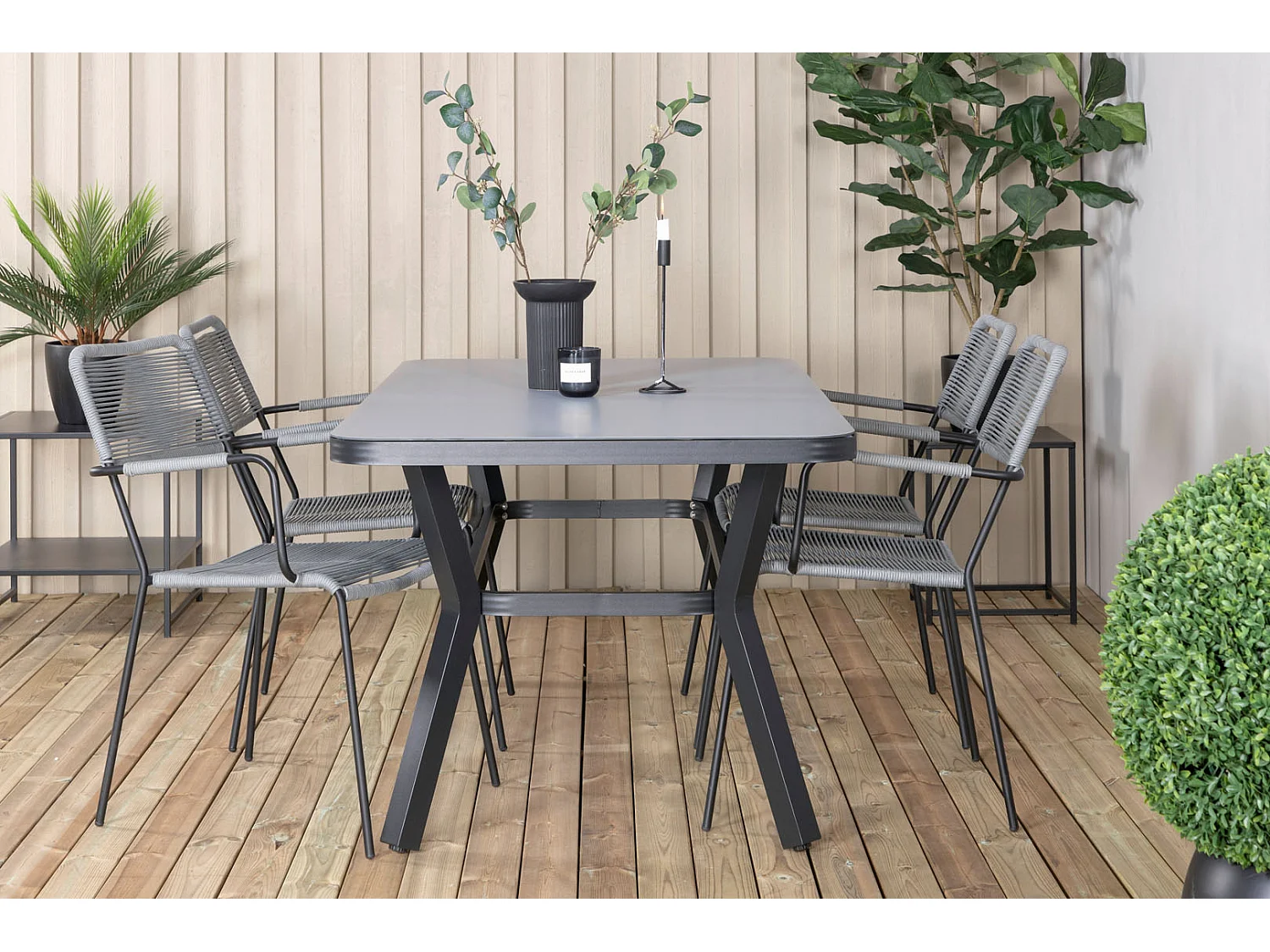 Virya Ensemble table et chaises de jardin, table 90x160cm et 4 chaises avec accoudoirs G Lindos, noir, gris.