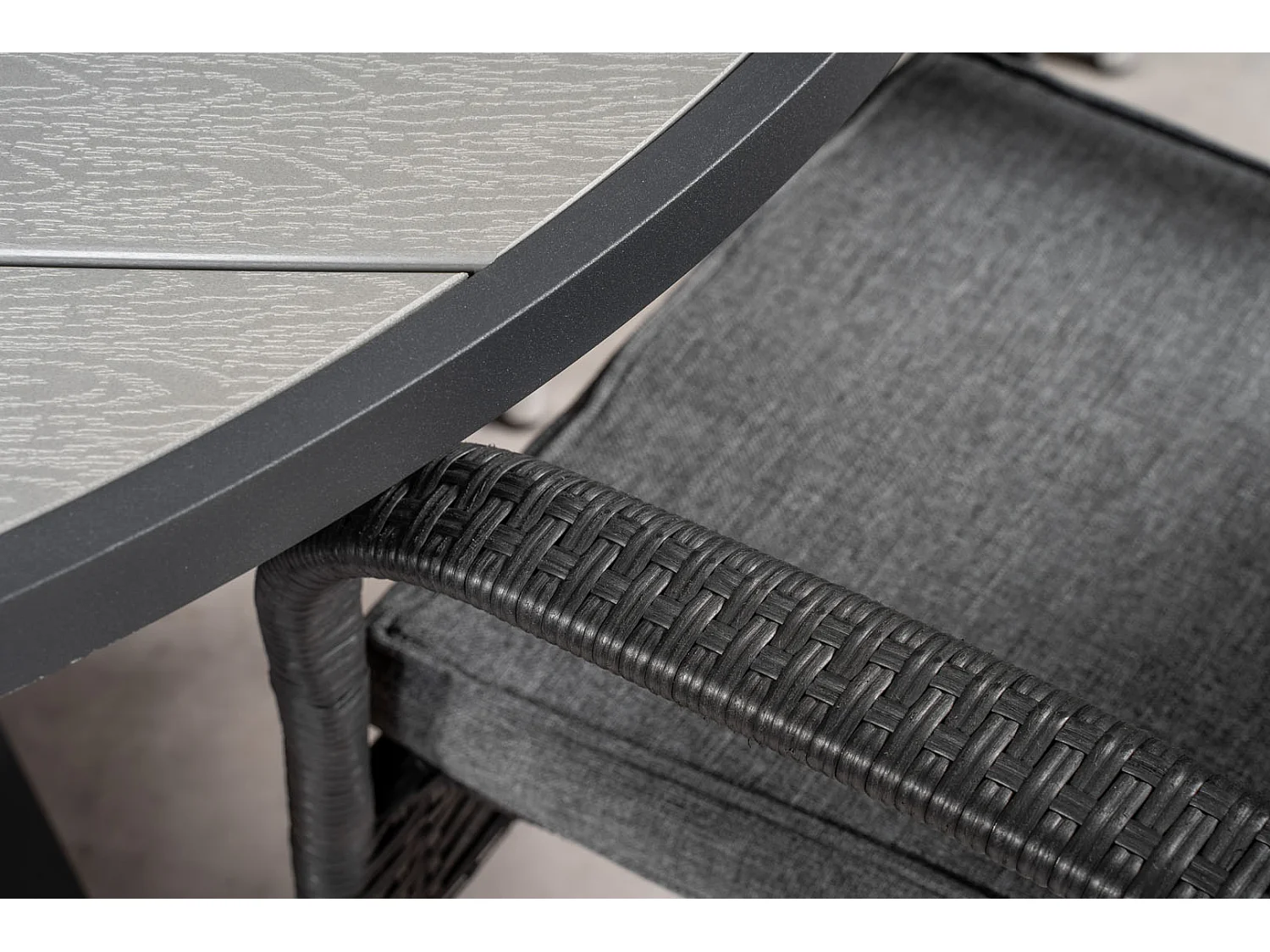 Parma Gartenset Tisch Ø140cm und 6 Stühle Anna schwarz, grau.