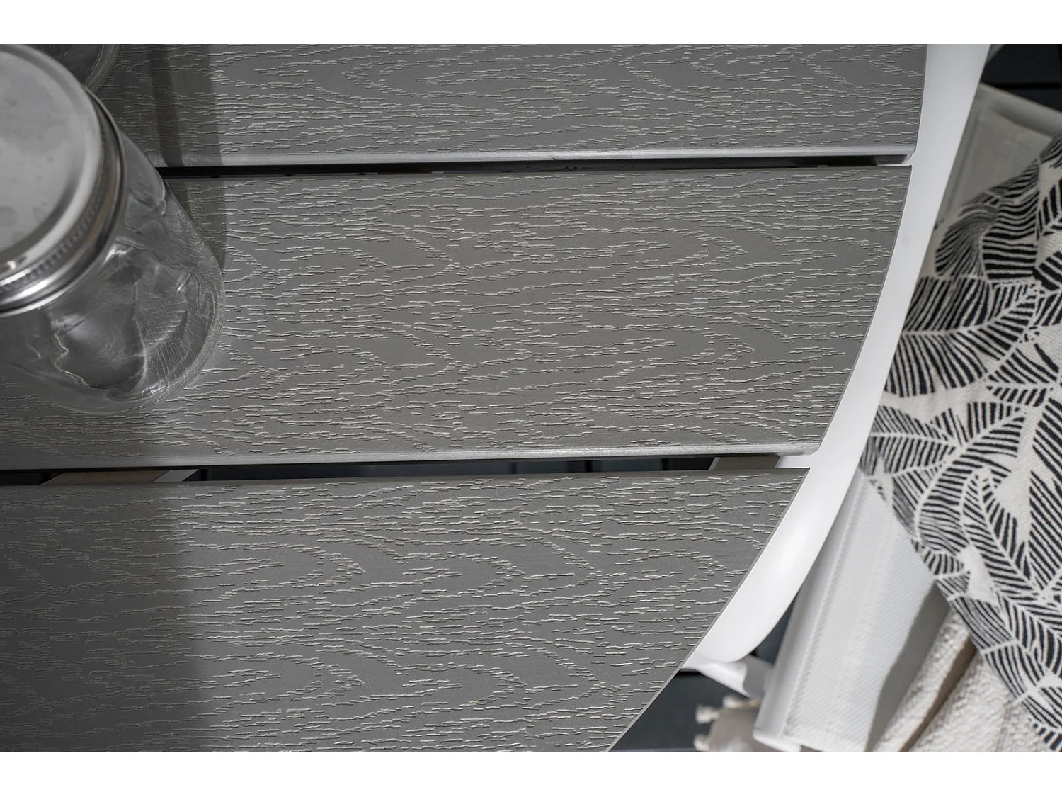 Parma Ensemble table et chaises de jardin, table Ø90cm et 2 chaises Santorini, blanc, gris, crème.