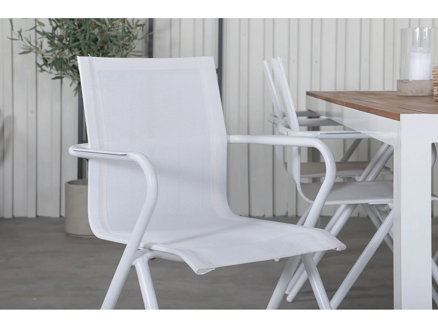 Bois Ensemble table et chaises de jardin, table 90x205cm et 6 chaises Alina, blanc, naturel.