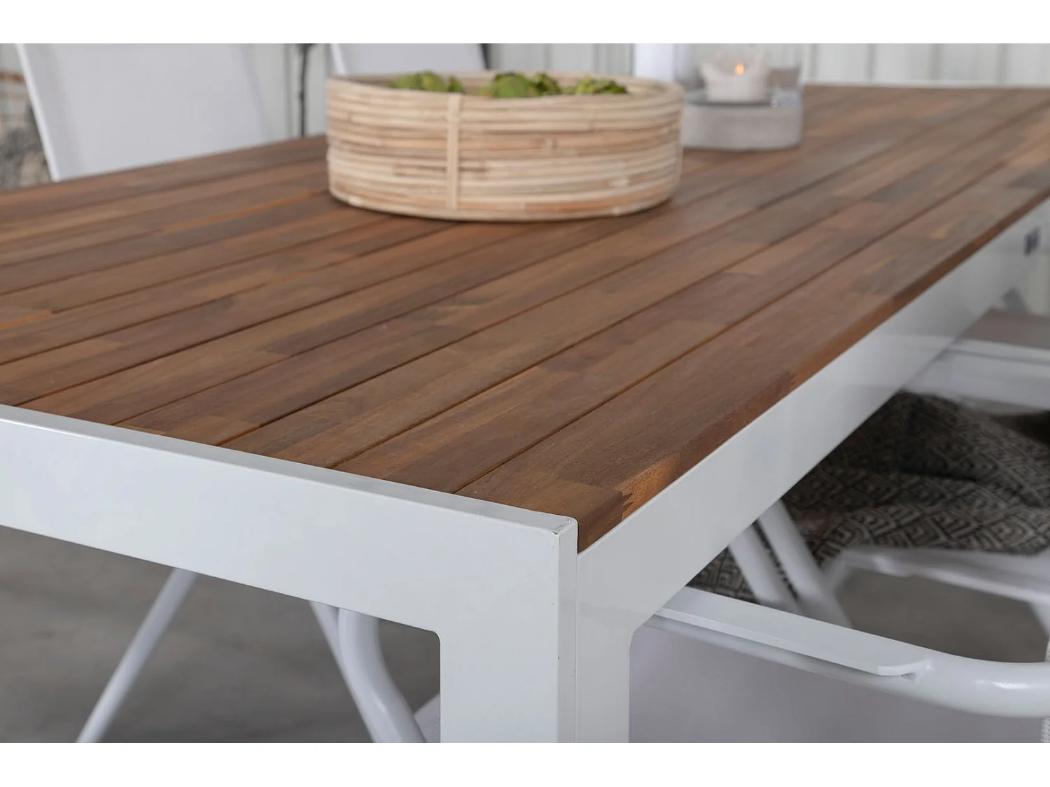 Bois Ensemble table et chaises de jardin, table 90x205cm et 6 chaises Alina, blanc, naturel.