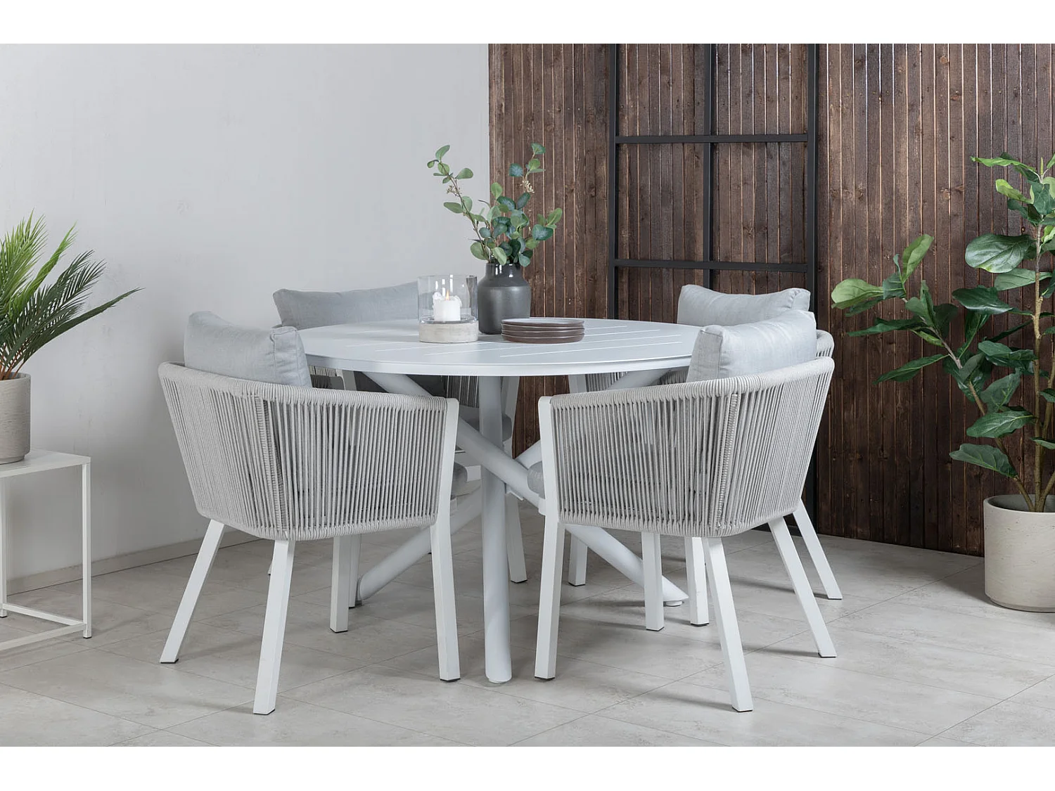 Alma tuinmeubelset tafel Ø120cm en 4 stoel Virya wit.