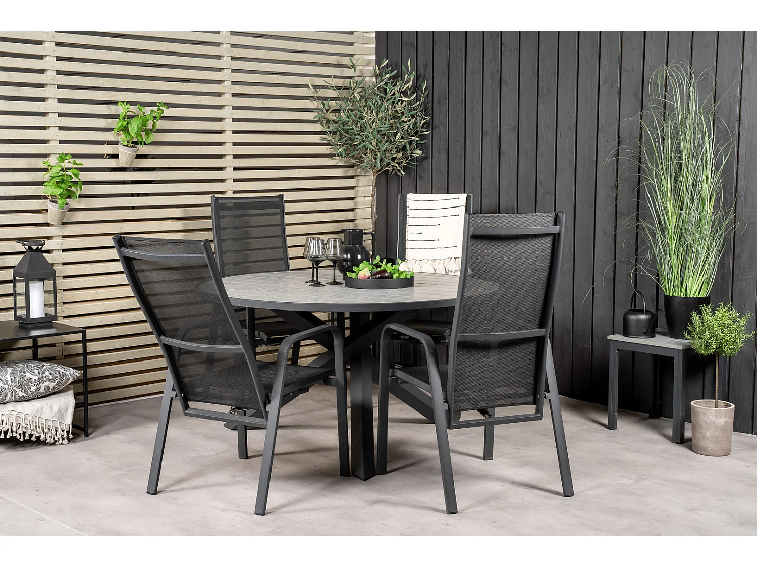 Parma Gartenset Tisch Ø140cm und 4 Stühle Copacabana schwarz, grau.