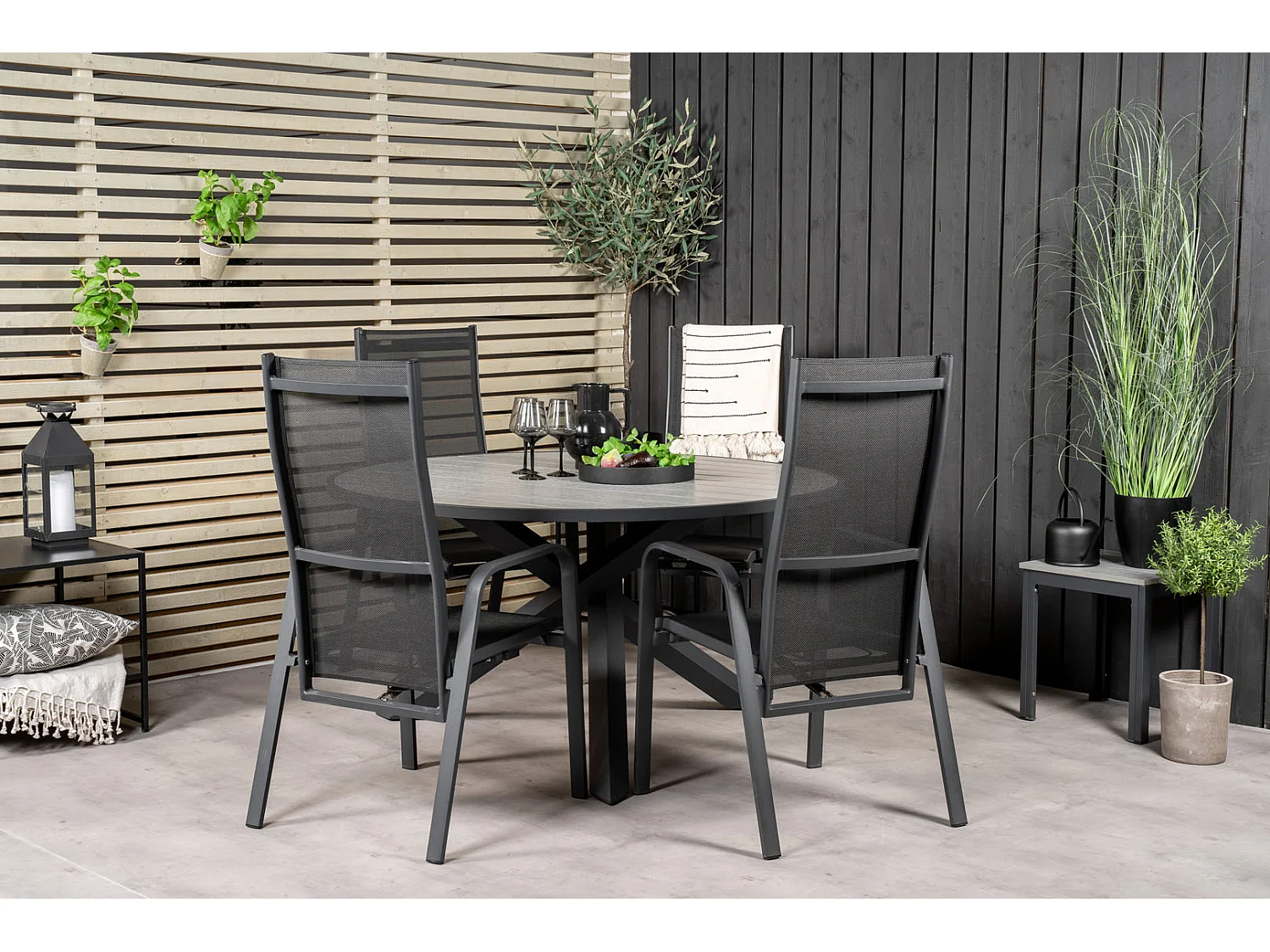 Parma Gartenset Tisch Ø140cm und 4 Stühle Copacabana schwarz, grau.