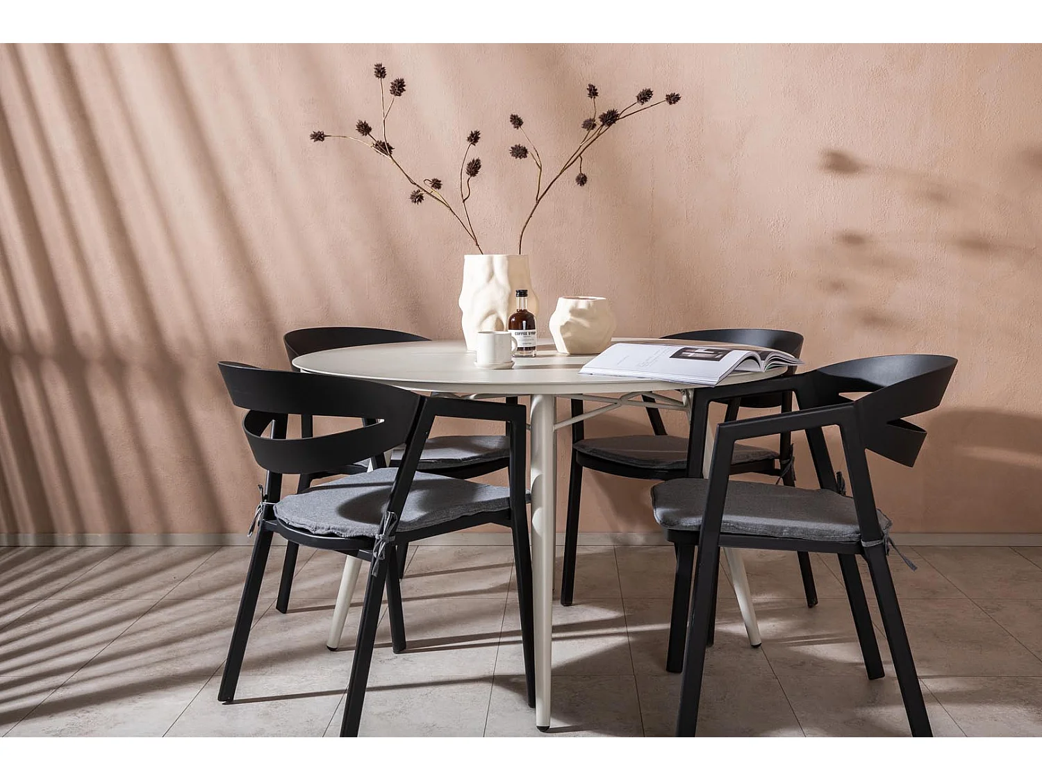 Lina ensemble table et chaises de jardin, table 120x120cm, 4 chaises Wear, beige,noir.