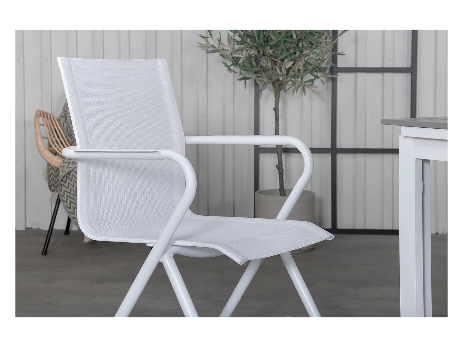 Levels Ensemble table et chaises de jardin, table 100x160/240cm et 4 chaises Alina, blanc, gris.