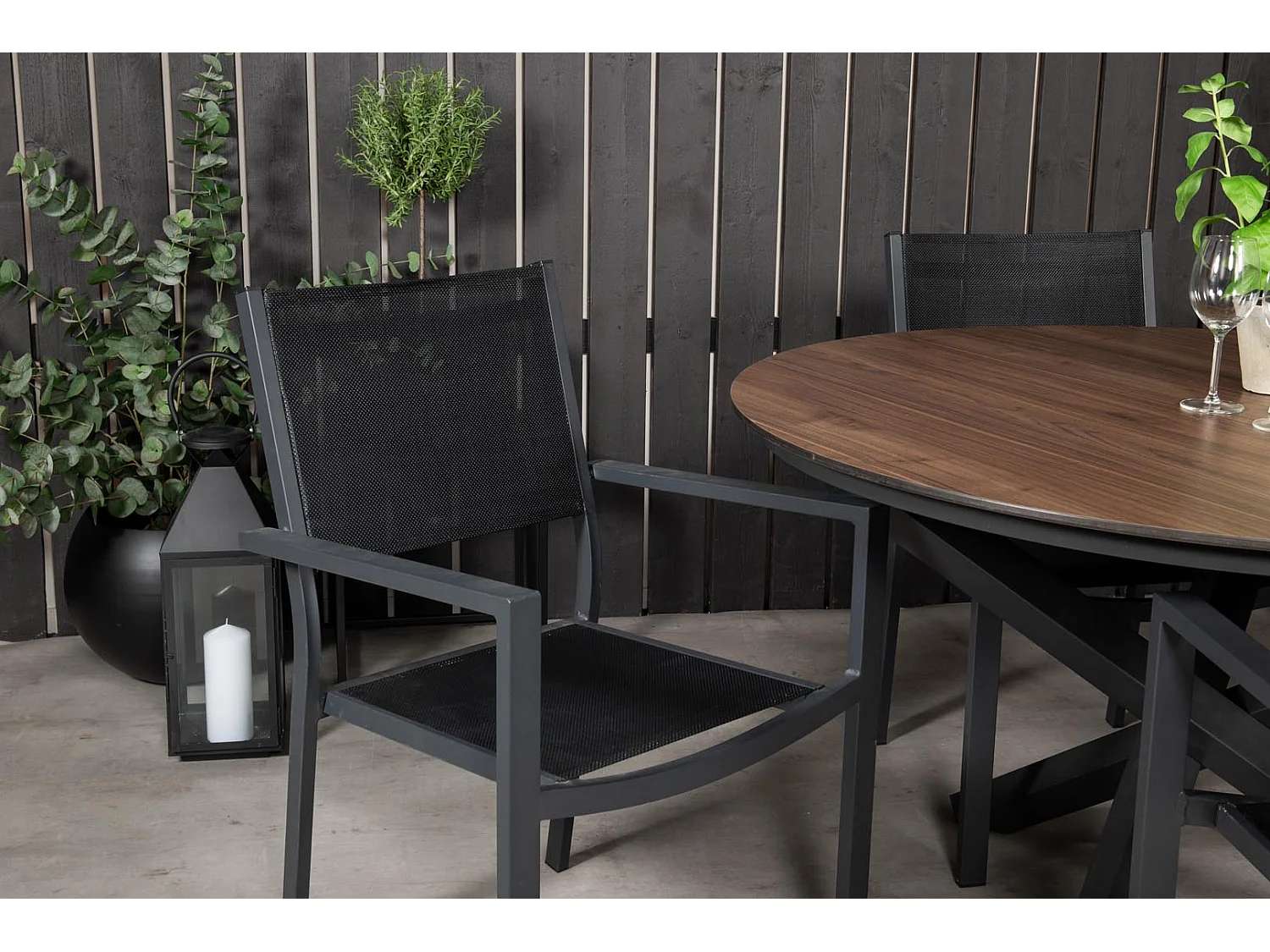 Llama ensemble table et chaises de jardin, table 120x120cm, 4 chaises Copacabana, marron,noir.