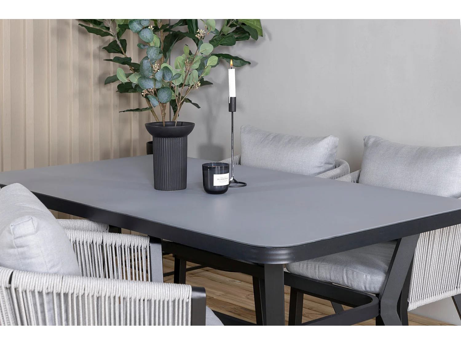 Virya Ensemble table et chaises de jardin, table 90x160cm et 4 chaises Virya, blanc, noir, gris.