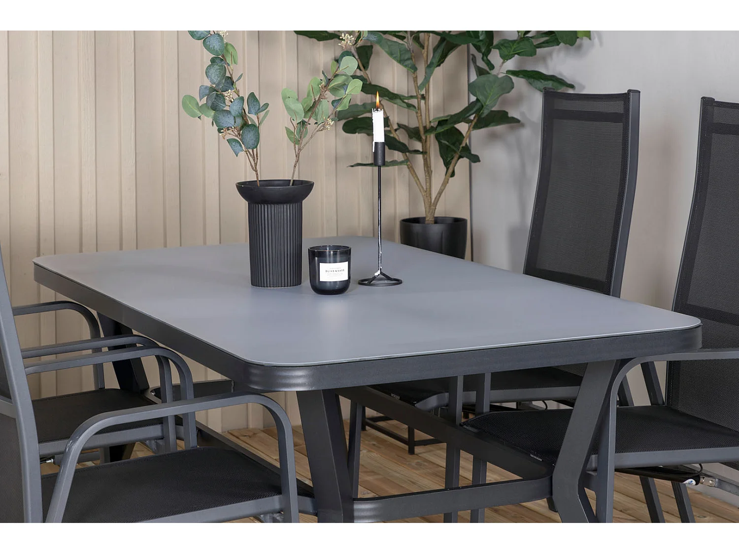 Virya Gartenset Tisch 90x160cm und 4 Stühle Copacabana schwarz, grau.